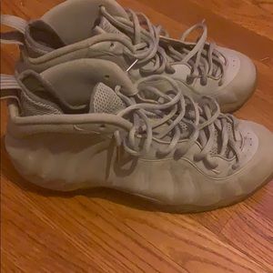 Wolf grey foamposities